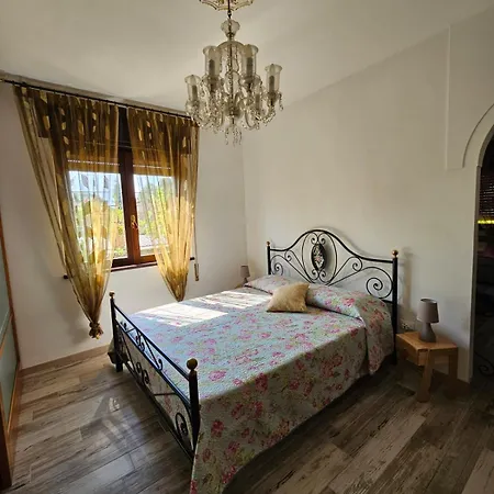 Il Melograno Vakantiehuis Cugliate-Fabiasco